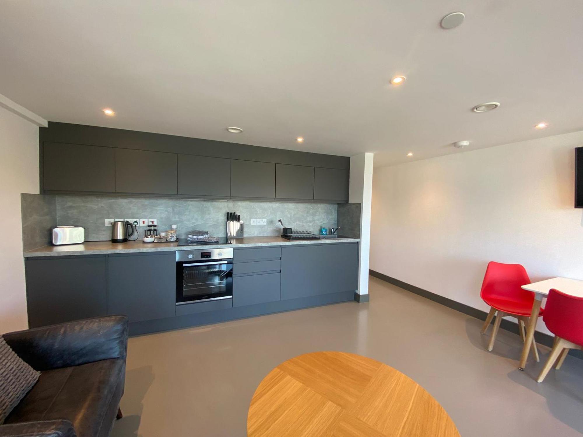 2 The View Apartments Ilfracombe - Seafront, Parking, Lift, Ev Екстериор снимка
